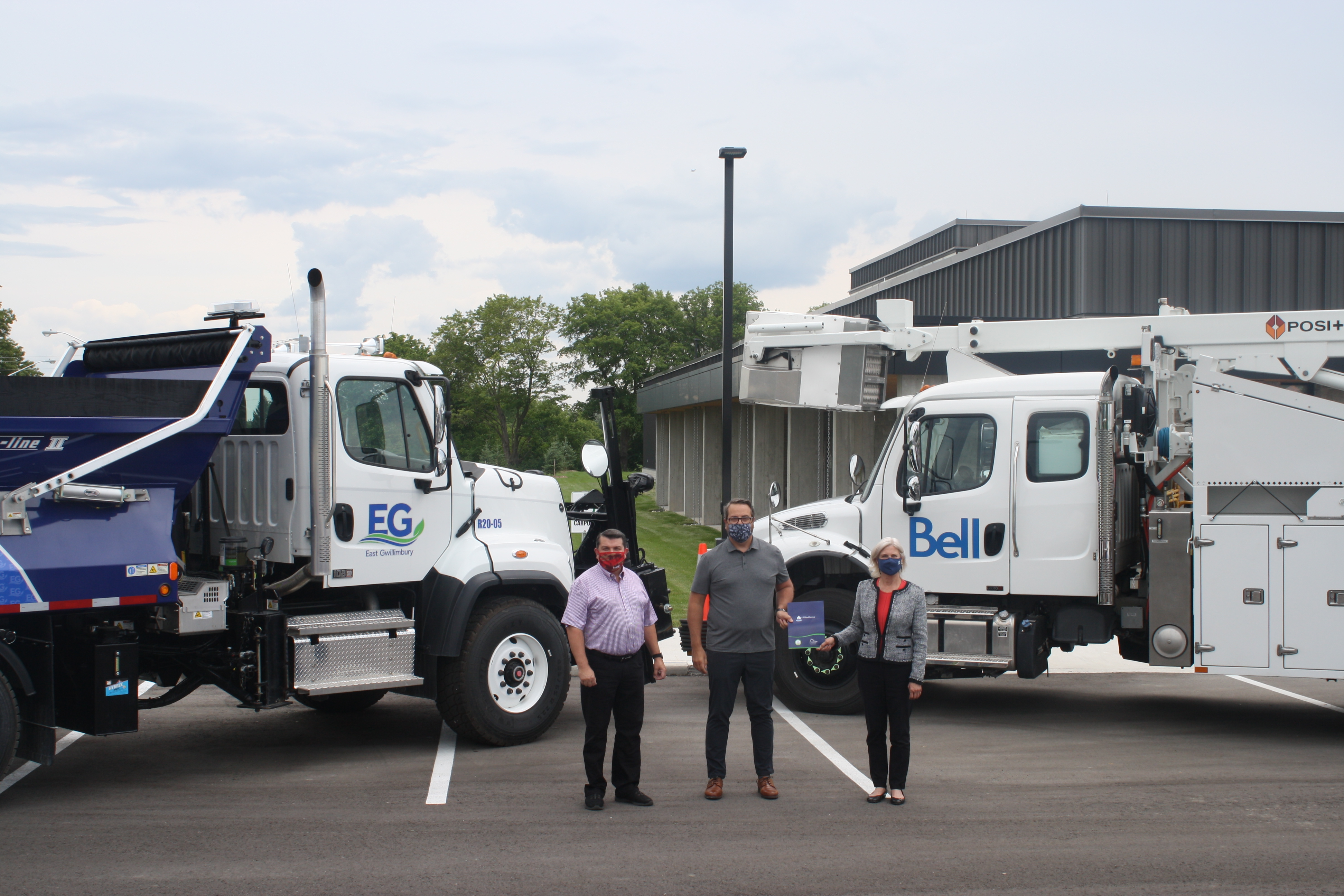 Mayor Hackson and Bell Members