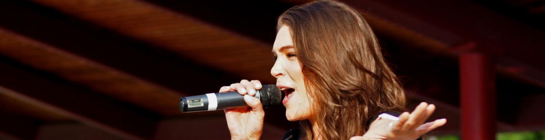 Woman singing 